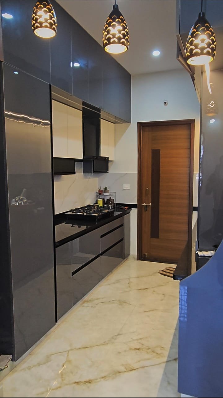 Puneeth Meenakshi Paradies